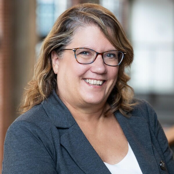 Mary Buchanan headshot